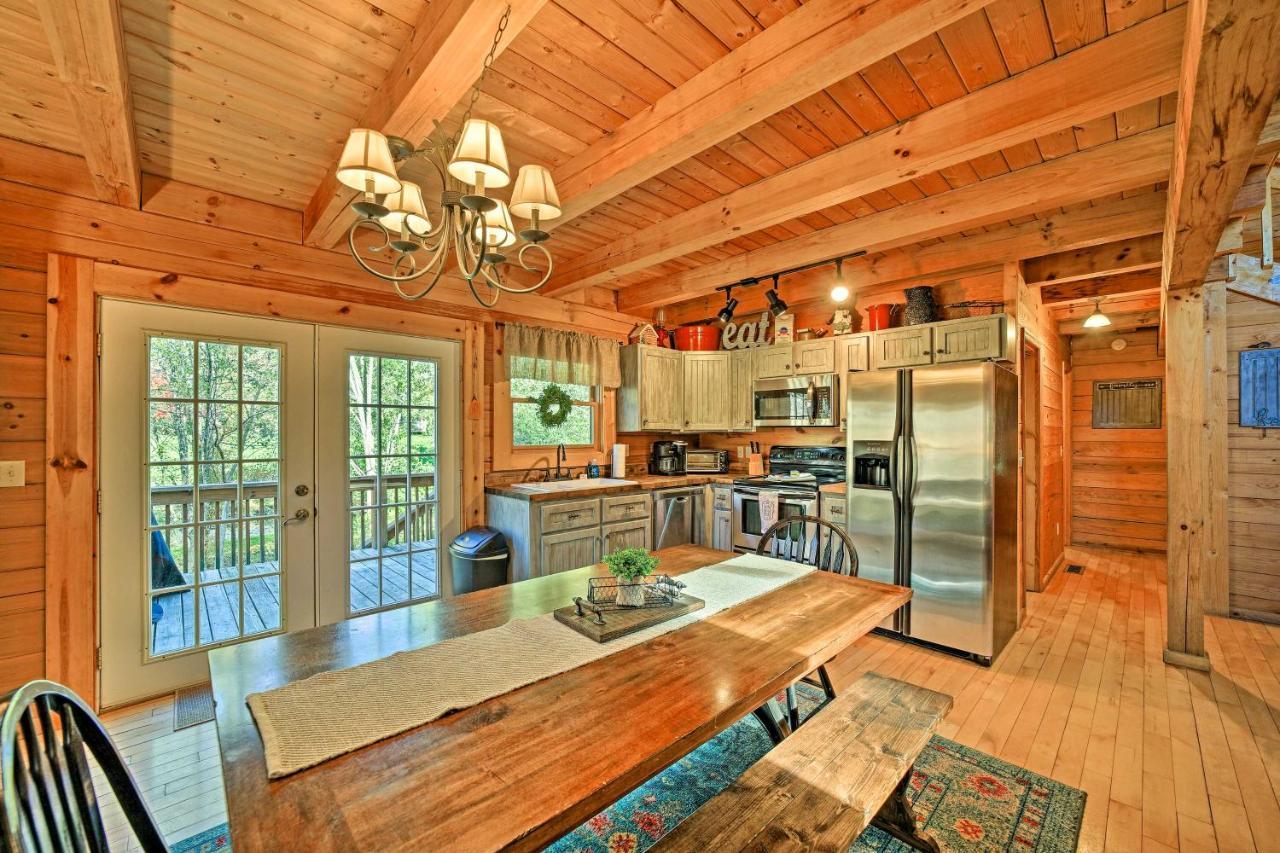 Creekside Bryson City Cabin With Private Hot Tub Exterior photo
