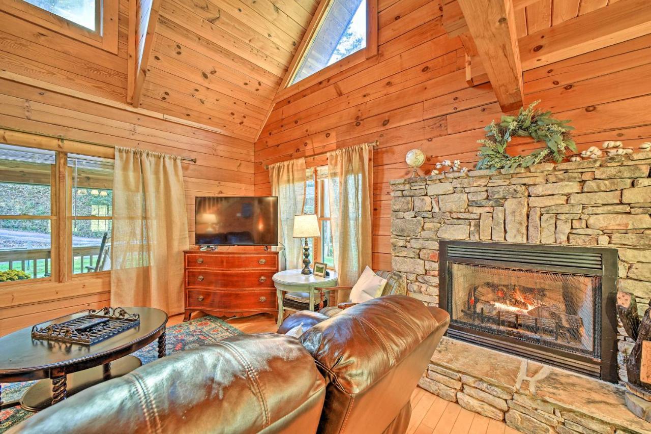 Creekside Bryson City Cabin With Private Hot Tub Exterior photo