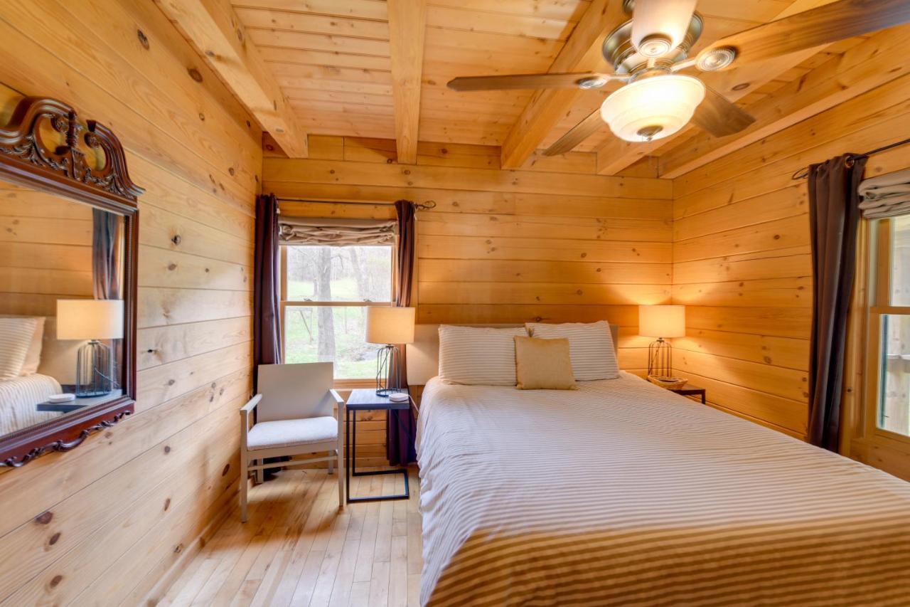 Creekside Bryson City Cabin With Private Hot Tub Exterior photo